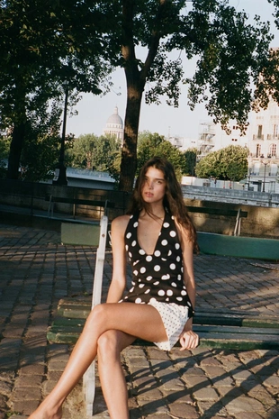 Топ в горошек с горловиной халтер и бантом на спине- Заказать в России