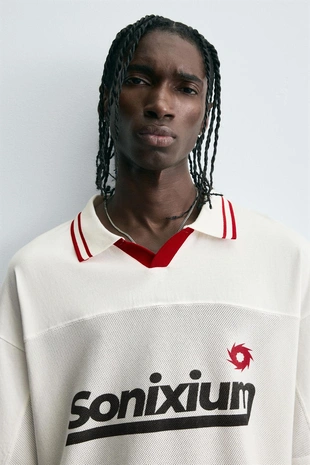 Поло с ретро-принтом в футбольном стиле- Заказать в России