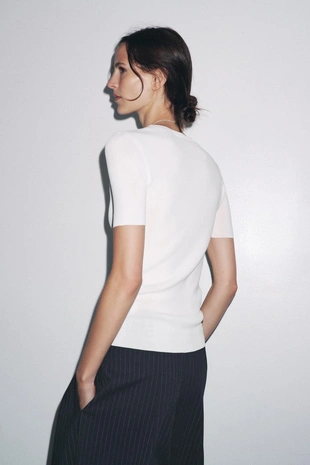 Трикотажный топ с короткими рукавами