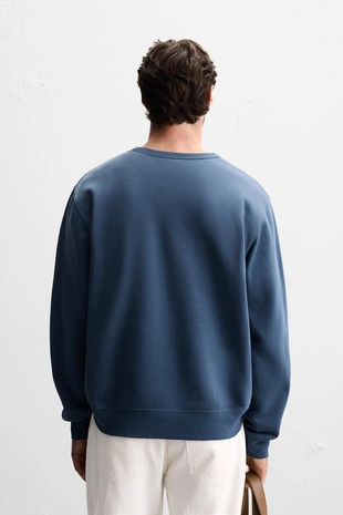 Базовая толстовка с круглым вырезом