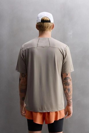 Спортивная футболка из тканевой структуры- Заказать в России