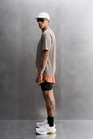 Спортивная футболка из тканевой структуры- Заказать в России