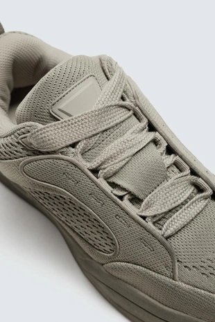 Кроссовки с эффектом потертости на объемной подошве- Заказать в России