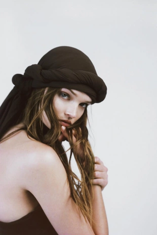 Длинное платье без бретелей со сборками LIMITED EDITION- Заказать в России