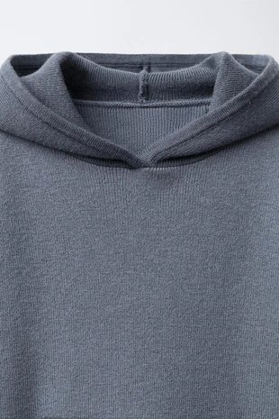 Трикотажный джемпер с капюшоном