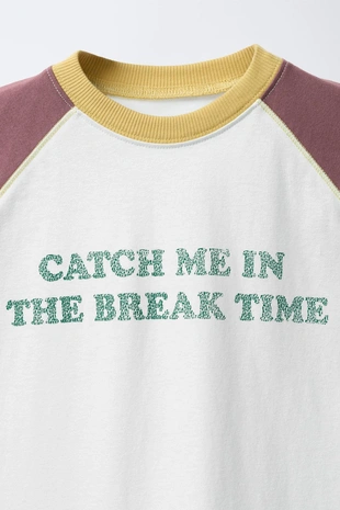 Футболка с контрастными рукавами реглан- Заказать в России