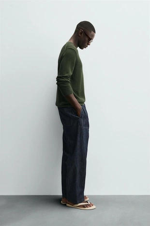 Хлопковый джемпер с V-образным вырезом- Заказать в России