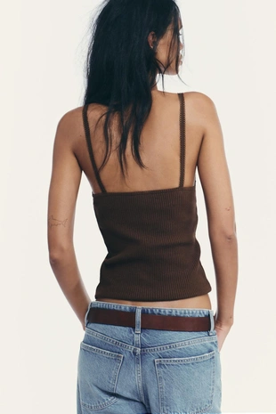 Топ с ажурной вязкой