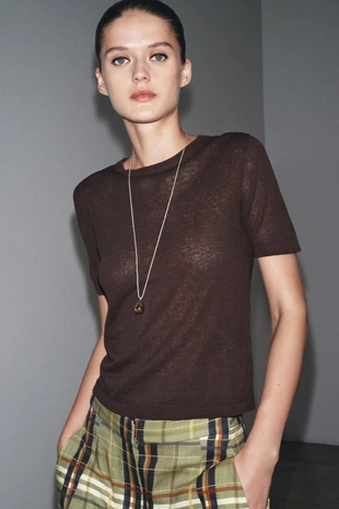 Трикотажный топ из льна с короткими рукавами- Заказать в России