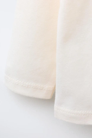 Однотонная футболка с длинными рукавами