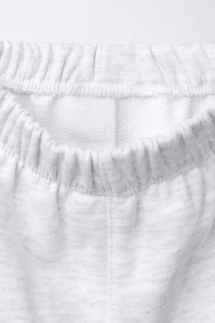 Костюм брючный и толстовка с этикеткой