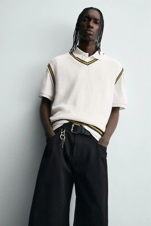 Вязаный жилет с контрастными полосами- Заказать в России