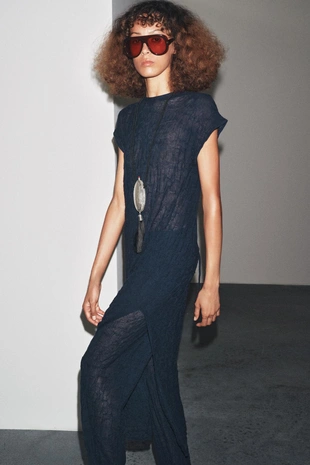 Брюки из тонкого трикотажа с эффектом жатости- Заказать в России