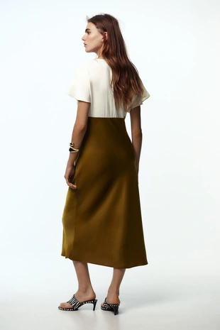 Атласное платье миди с кружевом и контрастной отделкой- Заказать в России