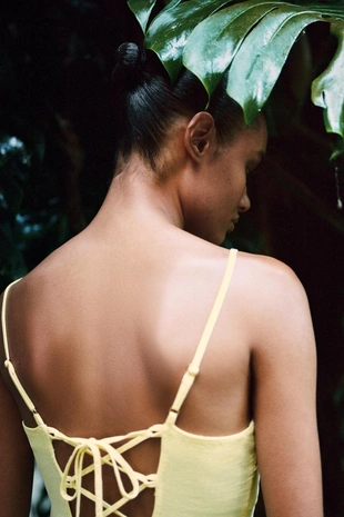 Платье миди с воланом из рами- Заказать в России