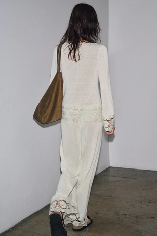 Комбинированная футболка с гипюром- Заказать в России