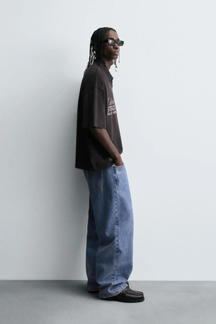 Поло с эффектом стирки и принтом с текстом- Заказать в России