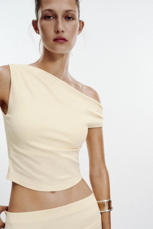 Топ асимметричного кроя с текстурой- Заказать в России