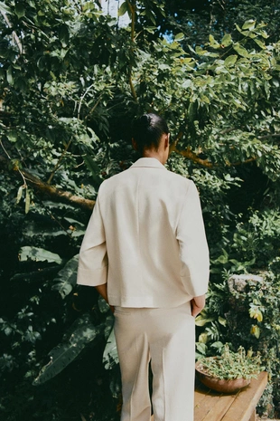 Двубортный блейзер с рукавами три четверти- Заказать в России