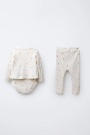 Купить Zara Комплект из куртки, боди и леггинсов с принтом «гуси»