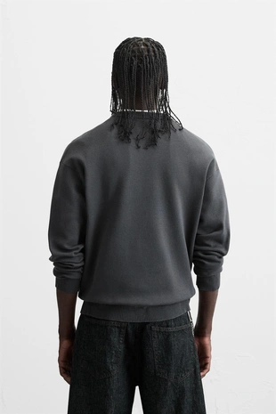 Свитер из мягкой ткани с рельефным узором- Заказать в России