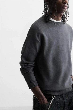 Свитер из мягкой ткани с рельефным узором- Заказать в России