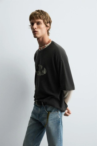 Трикотажная футболка с принтом и эффектом стирки- Заказать в России