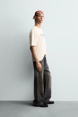 Футболка с принтом и эффектом потертости- Заказать в России