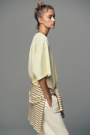 Футболка оверсайз с эффектом потертости- Заказать в России