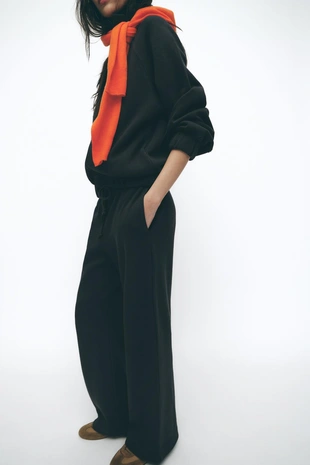 Брюки прямого кроя из мягкой ткани