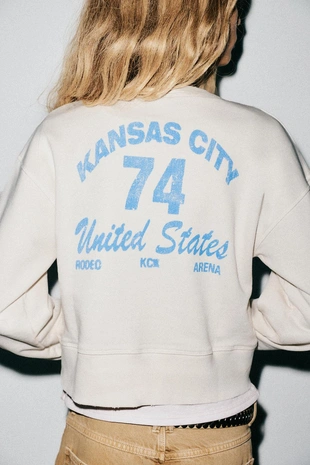 Укороченная толстовка с надписью- Заказать в России