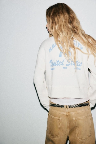 Укороченная толстовка с надписью- Заказать в России