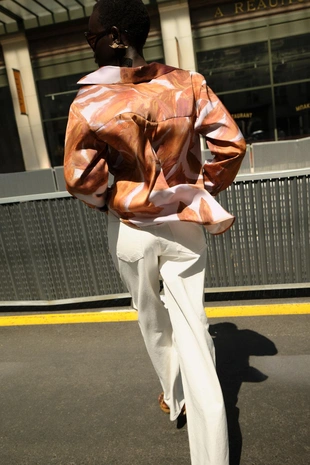 Атласная рубашка с принтом- Заказать в России