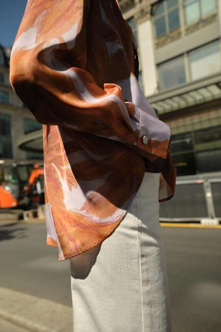 Атласная рубашка с принтом- Заказать в России