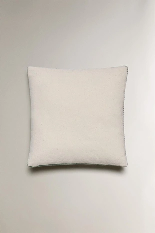 Детская подушка с вышитой буквой K- Заказать в России