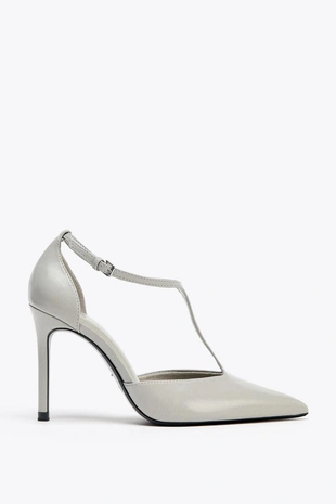 Туфли на каблуке с ремешком- Заказать в России