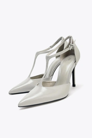 Туфли на каблуке с ремешком- Заказать в России