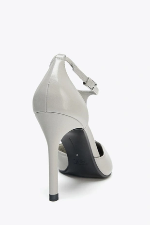 Туфли на каблуке с ремешком- Заказать в России