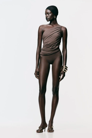 Боди асимметричного кроя со сборками