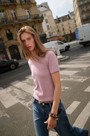 Трикотажный топ с короткими рукавами из мягкой ткани