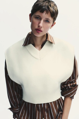 Короткий однотонный трикотажный жилет- Заказать в России