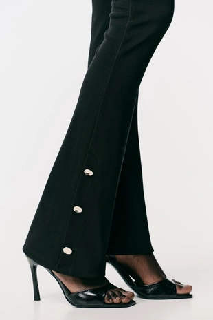 Легинсы FLARE с пуговицами снизу- Заказать в России