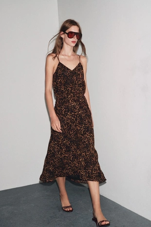 Платье миди с анималистическим принтом- Заказать в России