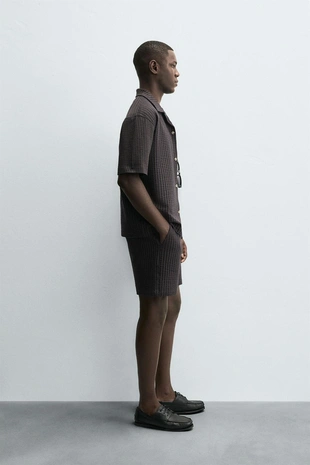 Комфортные шорты-бермуды в полоску из сеерсакера- Заказать в России