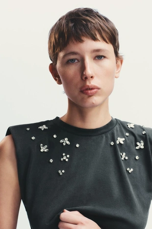 Anthracite grey | 6050/012/807 - Zara Футболка с эффектом потертости, подплечниками и украшениями