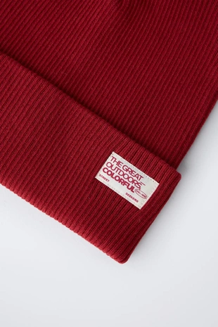 Трикотажная шапка в рубчик с этикеткой- Заказать в России