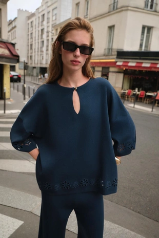 Трикотажный боди с перфорированной вышивкой- Заказать в России