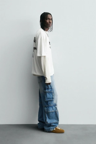 Футболка с прорезиненными принтами- Заказать в России