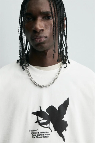 Футболка с прорезиненными принтами- Заказать в России