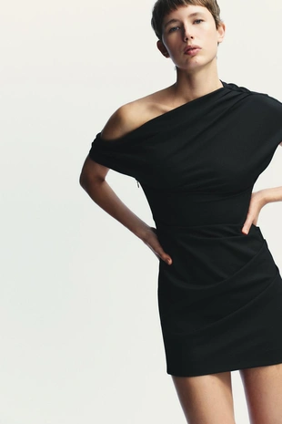 Короткое платье асимметричного кроя- Заказать в России